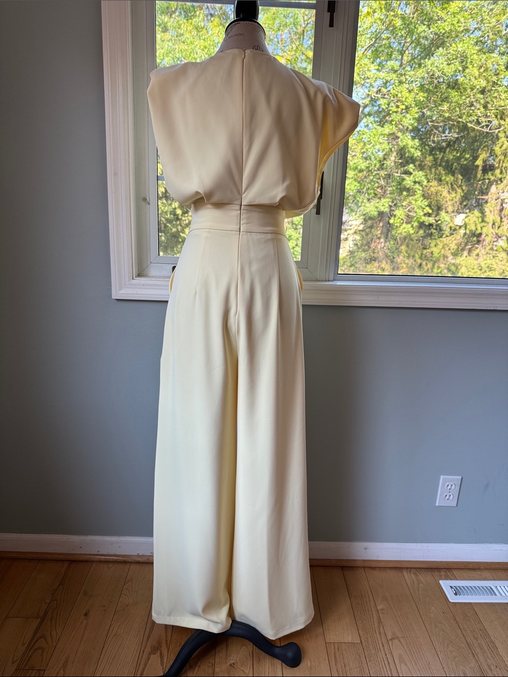 FeHaute pale yellow wide leg sleeveless dressy jumpsuit NWT size 2 XS/S - Picture 6 of 12